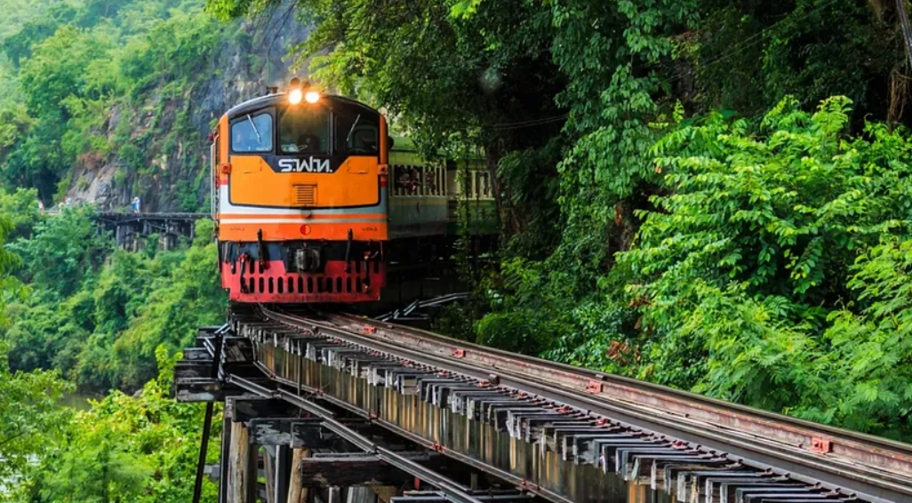 El icónico Ferrocarril de la Muerte en Tailandia es una ventana al futuro y al pasado. 1