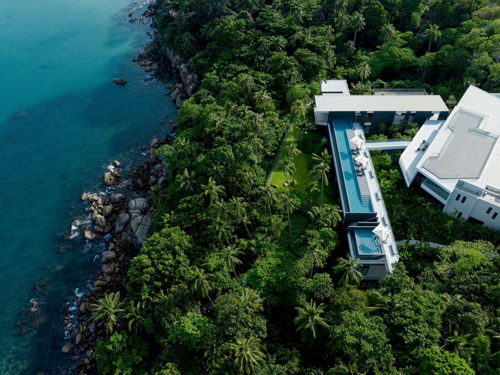 Villa ZAI rompe las reglas del lujo tropical en Phuket 2
